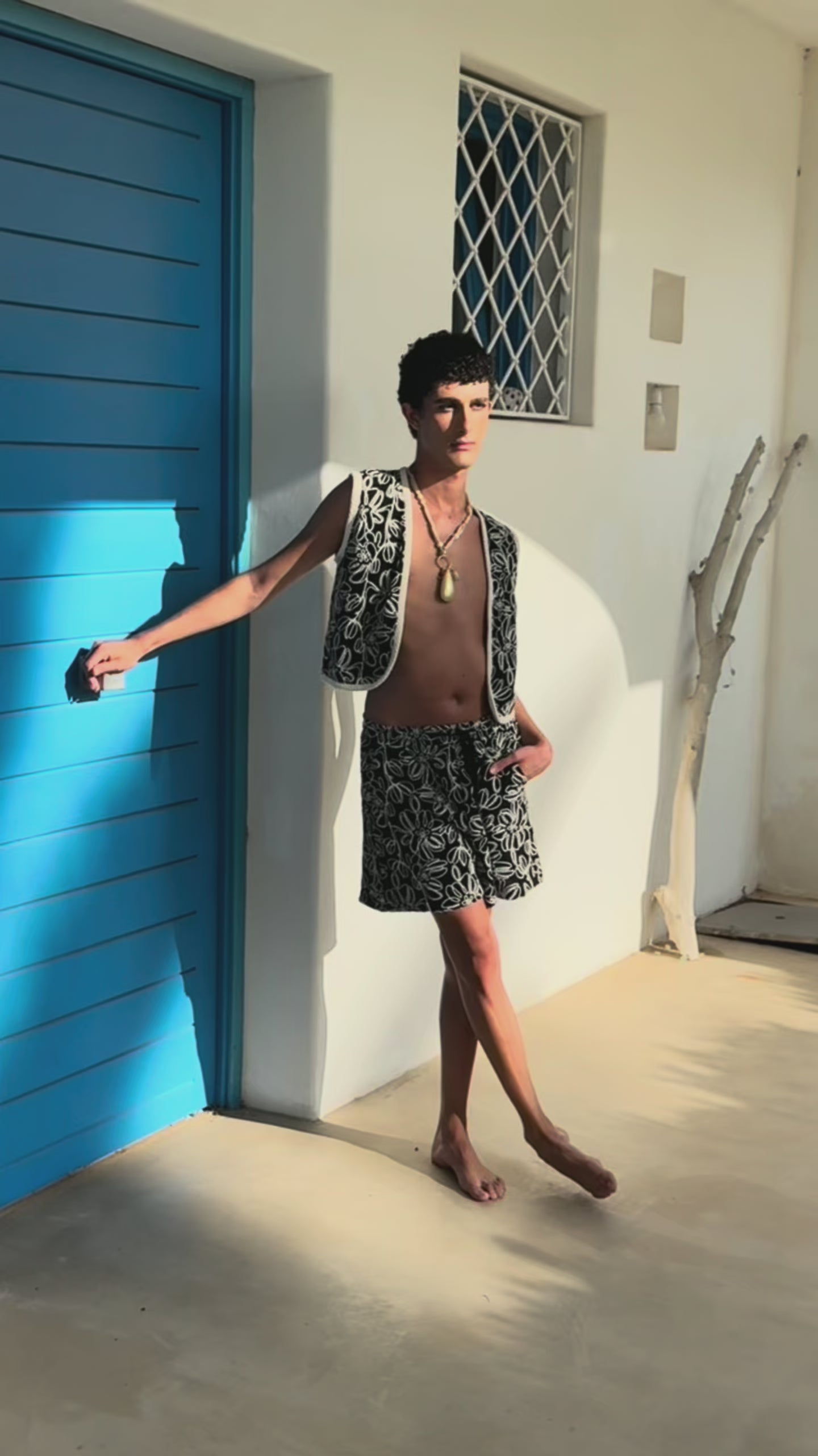 Carica il video: 